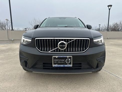 Certified 2025 Volvo XC40 B5 Core image 2