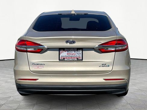 Used 2019 Ford Fusion SE image 4