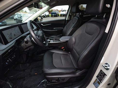 Used 2024 Kia EV6 Light image 12