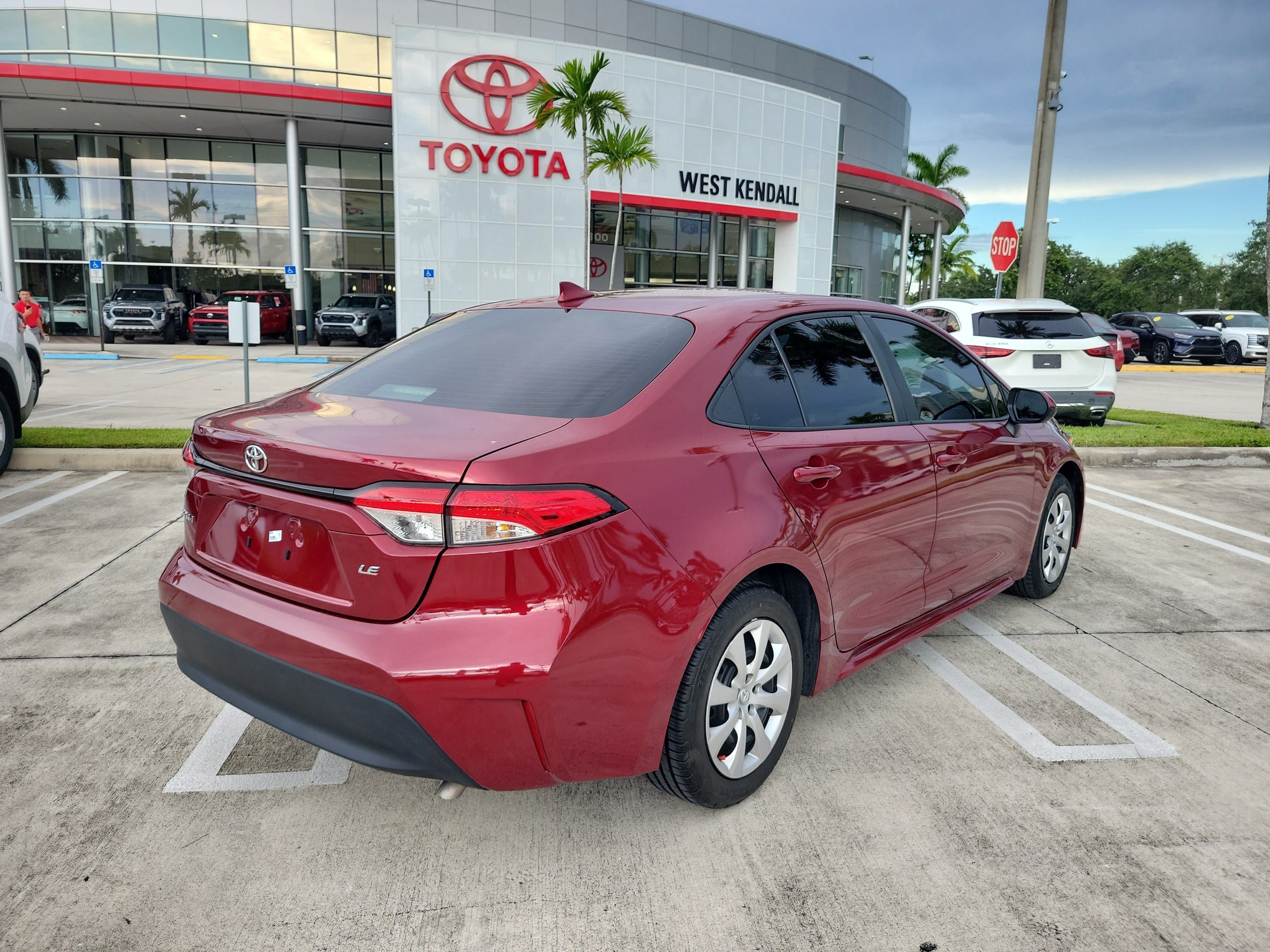 Used 2024 Toyota Corolla LE FWD image 7