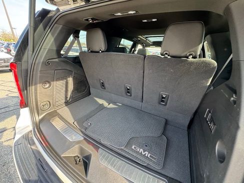 Used 2022 GMC Yukon Denali w/ Denali Premium Package image 33