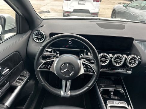 Used 2025 Mercedes-Benz GLA 250 image 11