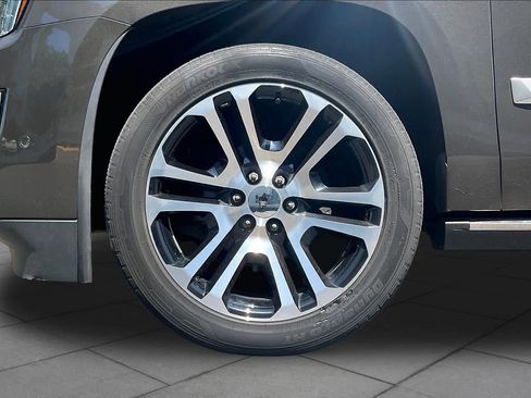 Used 2020 Cadillac Escalade Premium Luxury AWD/4WD image 9