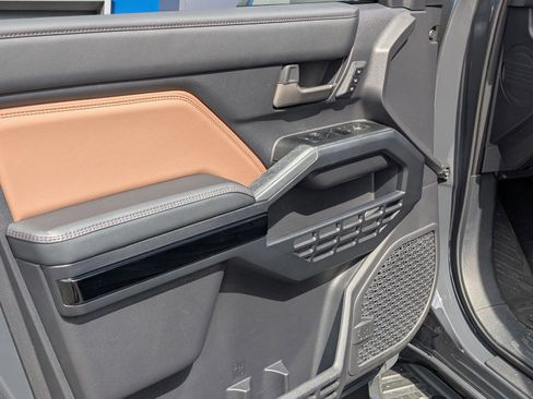 Used 2025 Toyota 4Runner Limited image 15