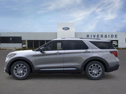 New 2026 Ford Explorer Platinum image 3