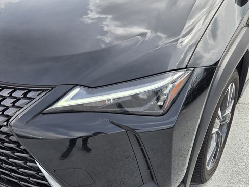 Used 2025 Lexus UX 300h FWD w/ Accessory Package (Z1) image 8
