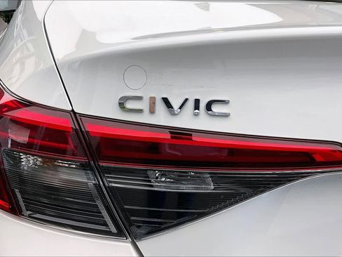 Used 2023 Honda Civic Sport image 31