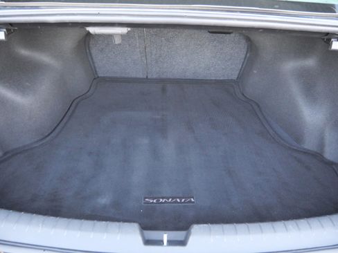 Used 2017 Hyundai Sonata SE w/ Cargo Package image 18