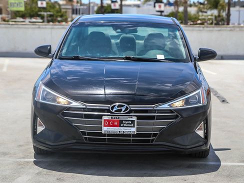 Used 2020 Hyundai Elantra SE FWD image 3