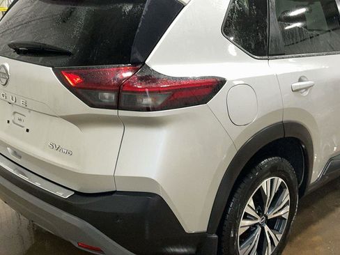 Used 2023 Nissan Rogue SV w/ SV Premium B Package image 4