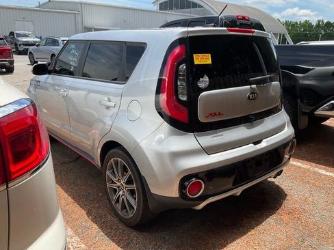 Used 2017 Kia Soul ! w/ Tech Package FWD image 4