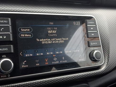 Used 2019 Nissan Kicks SV FWD image 15