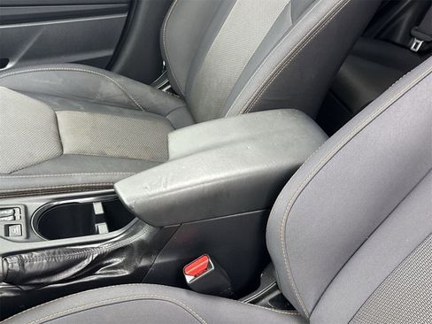 Used 2018 Subaru Crosstrek 2.0i Premium image 32