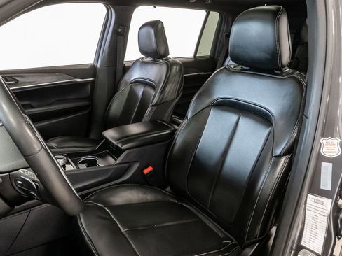 Used 2024 Jeep Grand Cherokee L Limited w/ Luxury Tech Group II AWD/4WD image 10