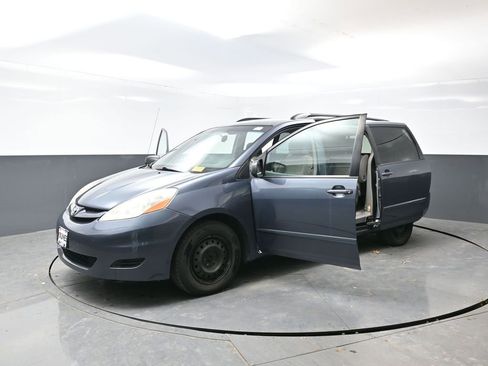 Used 2008 Toyota Sienna LE FWD image 53