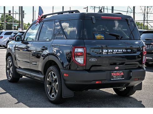 Used 2023 Ford Bronco Sport Outer Banks w/ Tech Package AWD/4WD image 8