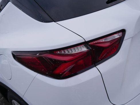 Used 2019 Chevrolet Blazer LT w/ Sun and Wheels Package image 17