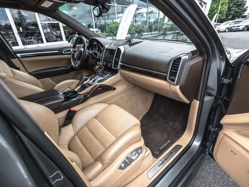 Used 2016 Porsche Cayenne GTS AWD/4WD image 26