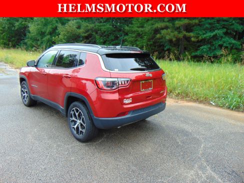 Certified 2024 Jeep Compass Limited image 8