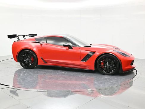 Used 2015 Chevrolet Corvette Z06 w/ 3LZ Preferred Equipment Group RWD image 4