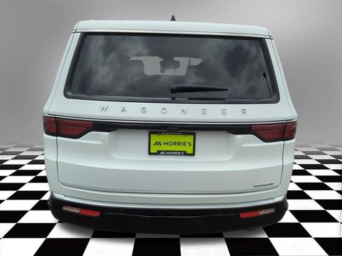 Used 2024 Jeep Wagoneer L Series III w/ Flexible Seating Group AWD/4WD image 6