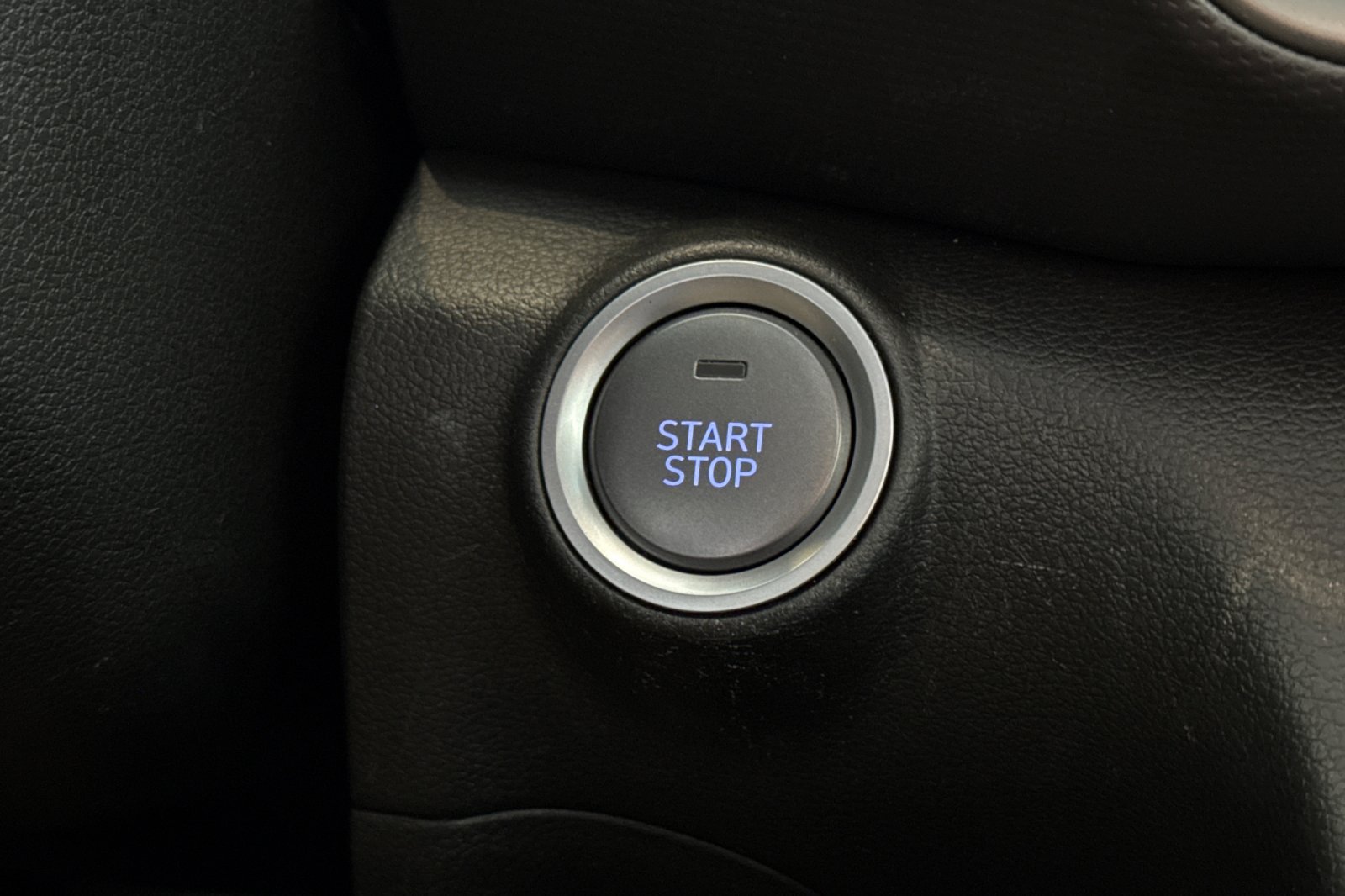 Used 2023 Hyundai Kona SE w/ Cargo Package FWD image 23