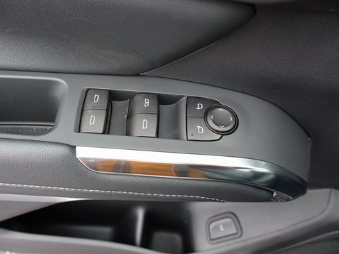 Used 2025 Chevrolet Traverse LT w/ Sun and Wheel Package image 16