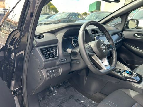 Used 2025 Nissan Leaf SV Plus FWD image 17