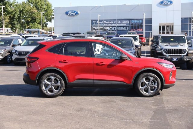 Certified 2025 Ford Escape ST-Line AWD/4WD image 5