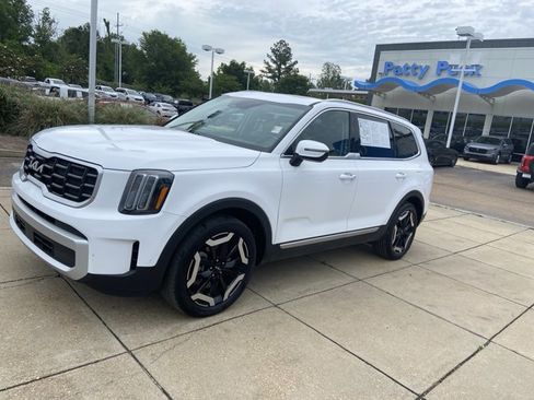 Used 2025 Kia Telluride S FWD image 4