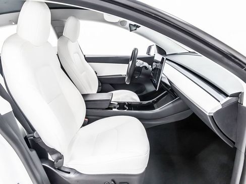 Used 2021 Tesla Model Y 2WD image 34