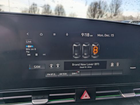 Used 2022 Hyundai Elantra Limited image 19