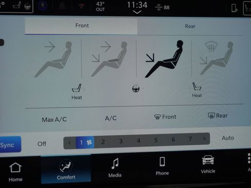 Used 2025 Chrysler Pacifica Select image 37