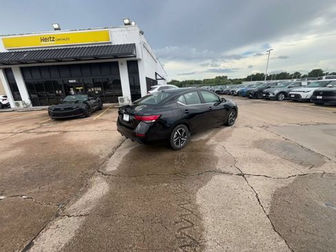 Used 2025 Nissan Sentra SV FWD image 15