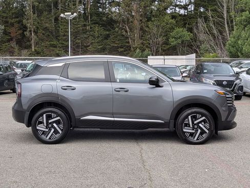 New 2026 Nissan Kicks SV image 4