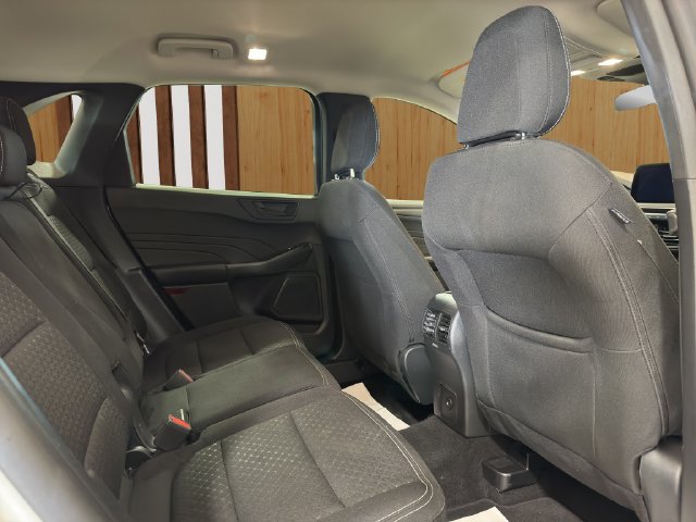 Used 2025 Ford Escape Active AWD/4WD image 19