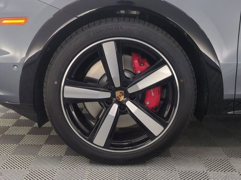 New 2026 Porsche Cayenne GTS AWD/4WD image 10