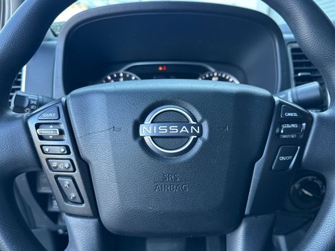 Used 2023 Nissan Frontier SV image 15