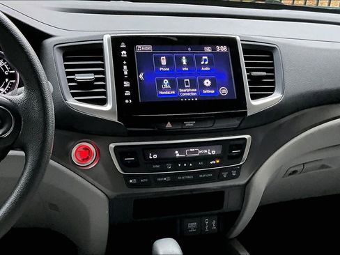 Used 2017 Honda Pilot EX image 6