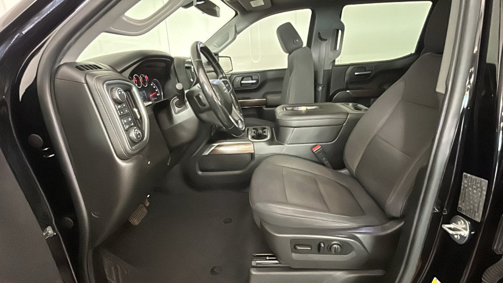 Used 2019 Chevrolet Silverado 1500 LT Trail Boss AWD/4WD image 14