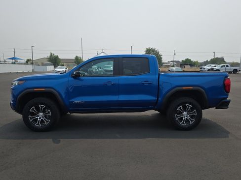 Used 2023 GMC Canyon AT4 w/ AT4 Premium Package AWD/4WD image 4