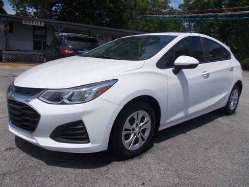 Used 2019 Chevrolet Cruze LS FWD image 1