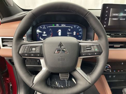 New 2026 Mitsubishi Outlander SEL image 6