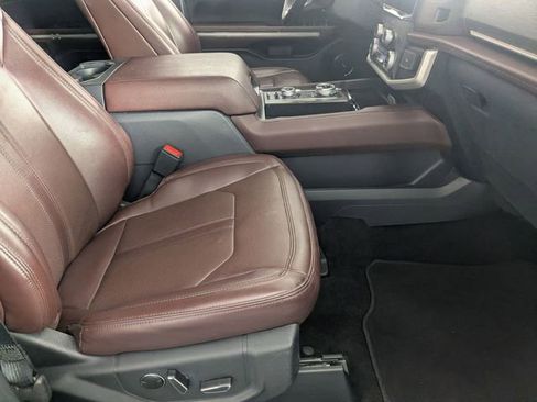 Used 2023 Ford Expedition Max Limited image 35