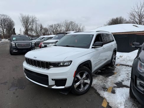 Used 2021 Jeep Grand Cherokee L Limited w/ Trailer Tow Group (B) AWD/4WD image 3