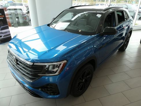 New 2025 Volkswagen Atlas Cross Sport SEL R-Line image 4