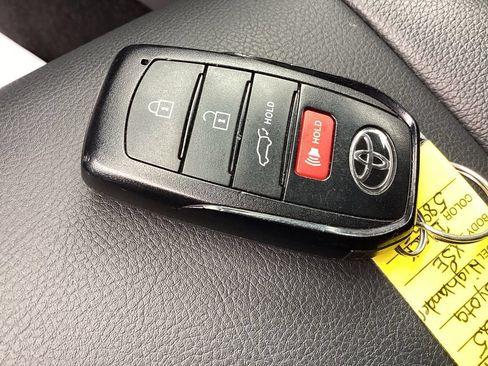 Used 2025 Toyota Highlander XSE AWD/4WD image 28