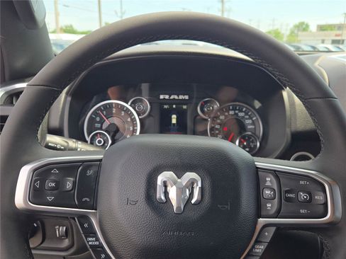 Used 2025 RAM 1500 Big Horn AWD/4WD image 38