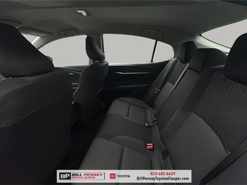 Used 2025 Toyota Camry LE image 12