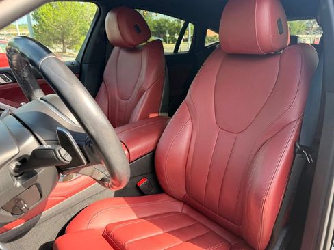 Used 2022 BMW X6 xDrive40i w/ M Sport Package AWD/4WD image 14